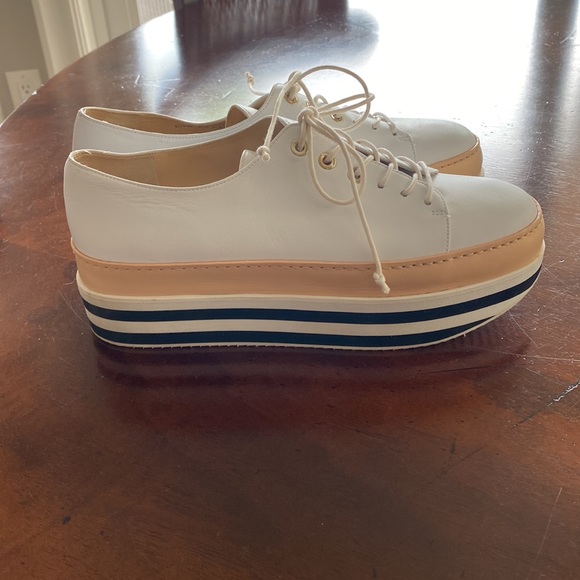 Stuart Weitzman white Oxford platforms- size7 - Picture 6 of 11